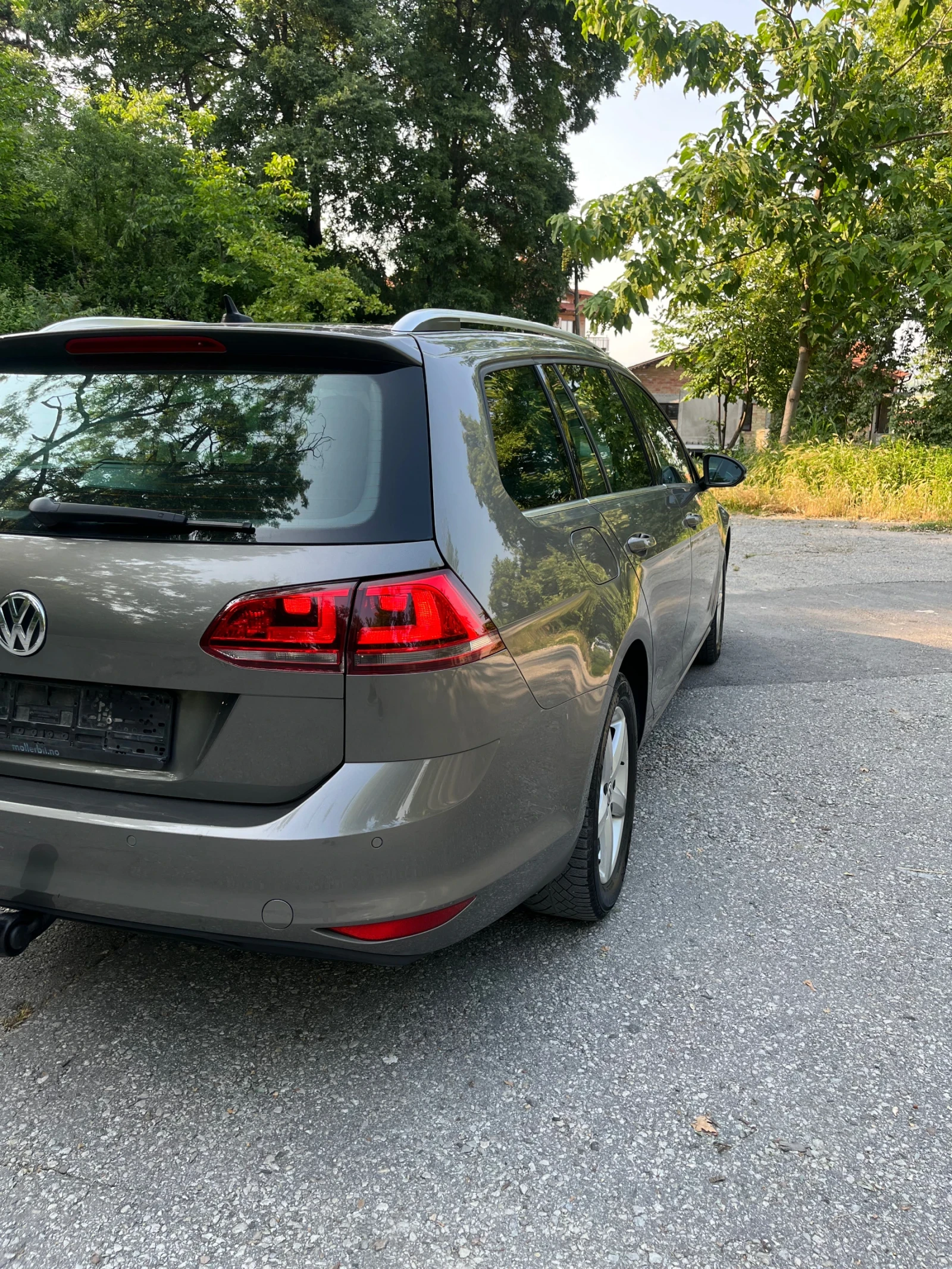 VW Golf VW Golf 1.6TDI  LED XENON DISTRONIC HIGHLINE PANO - изображение 2