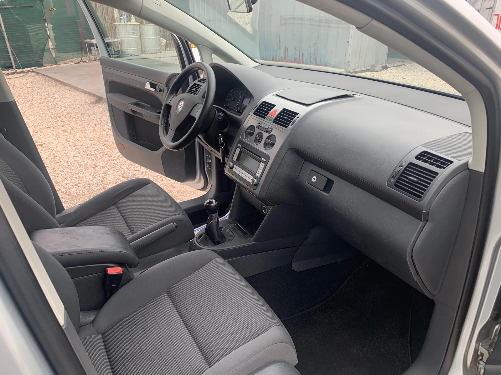 VW Touran 1.6i - изображение 10
