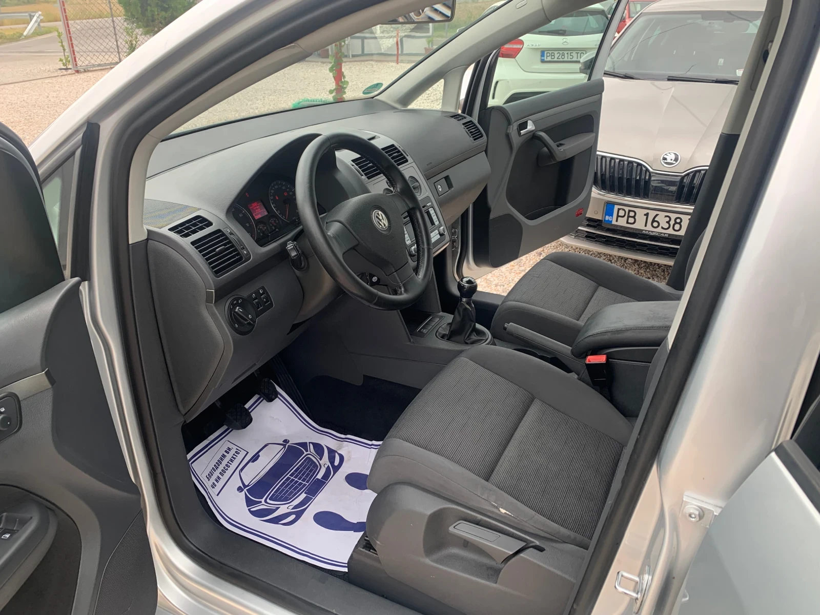 VW Touran 1.6i - изображение 9