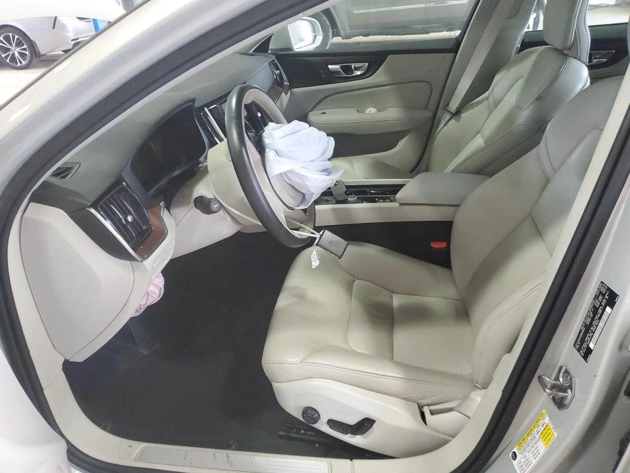 Volvo S60  - изображение 8
