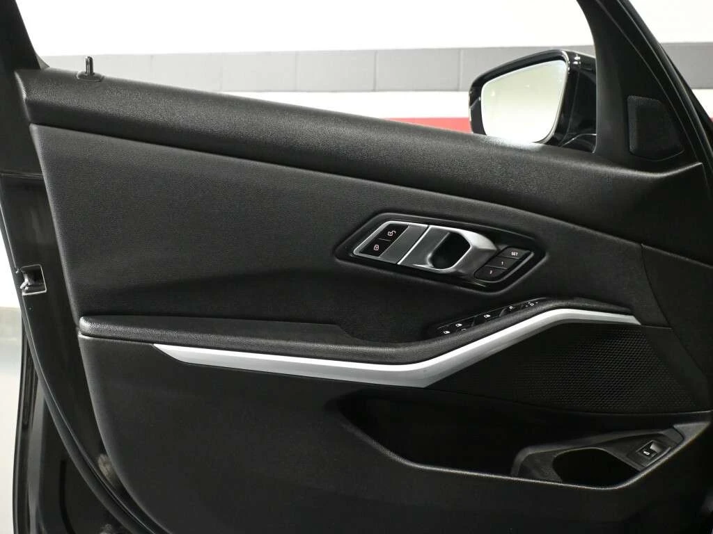 BMW 330 * xDrive NA * CARFAX * ���� �� �� | Mobile.bg � ����������� 11