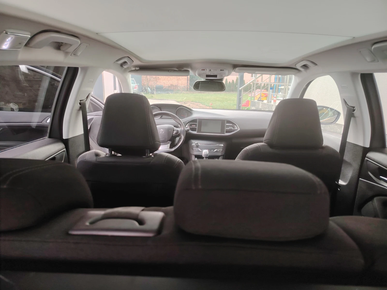 Peugeot 308 1.6 BlueHdi, снимка 14 - Автомобили и джипове - 53976237