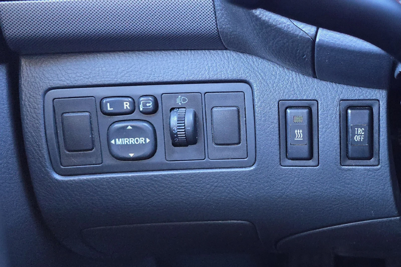 Toyota Avensis 2.0 D4D, снимка 12 - Автомобили и джипове - 54114402