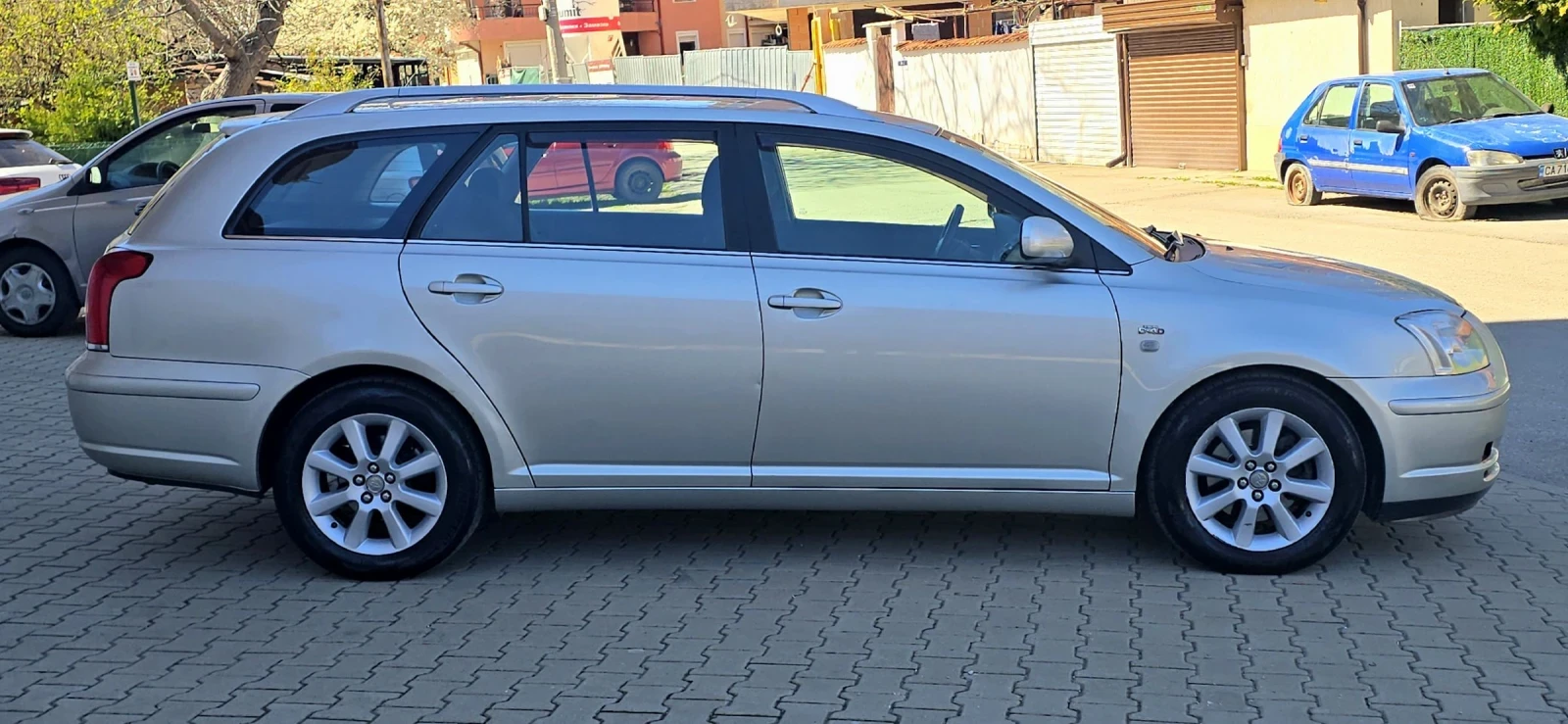 Toyota Avensis 2.0 D4D, снимка 5 - Автомобили и джипове - 54114402