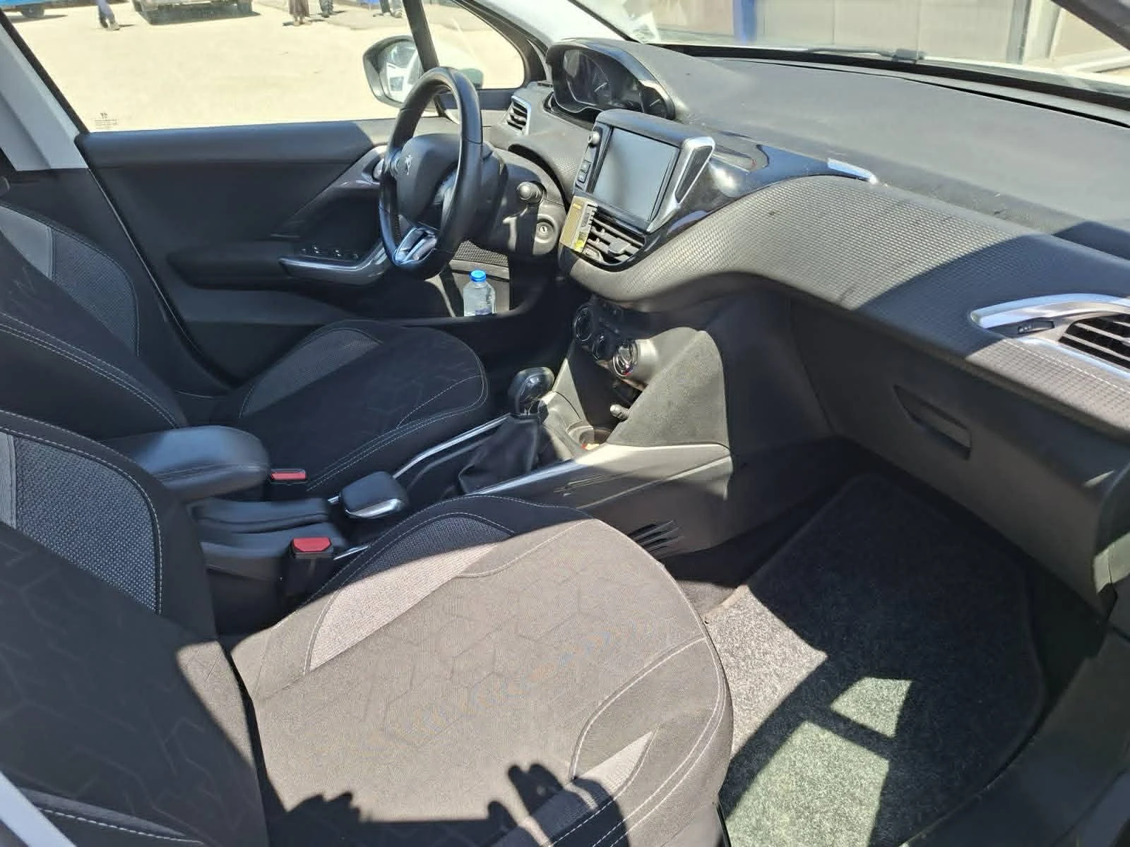 Peugeot 2008 1.5, снимка 11 - Автомобили и джипове - 54357957