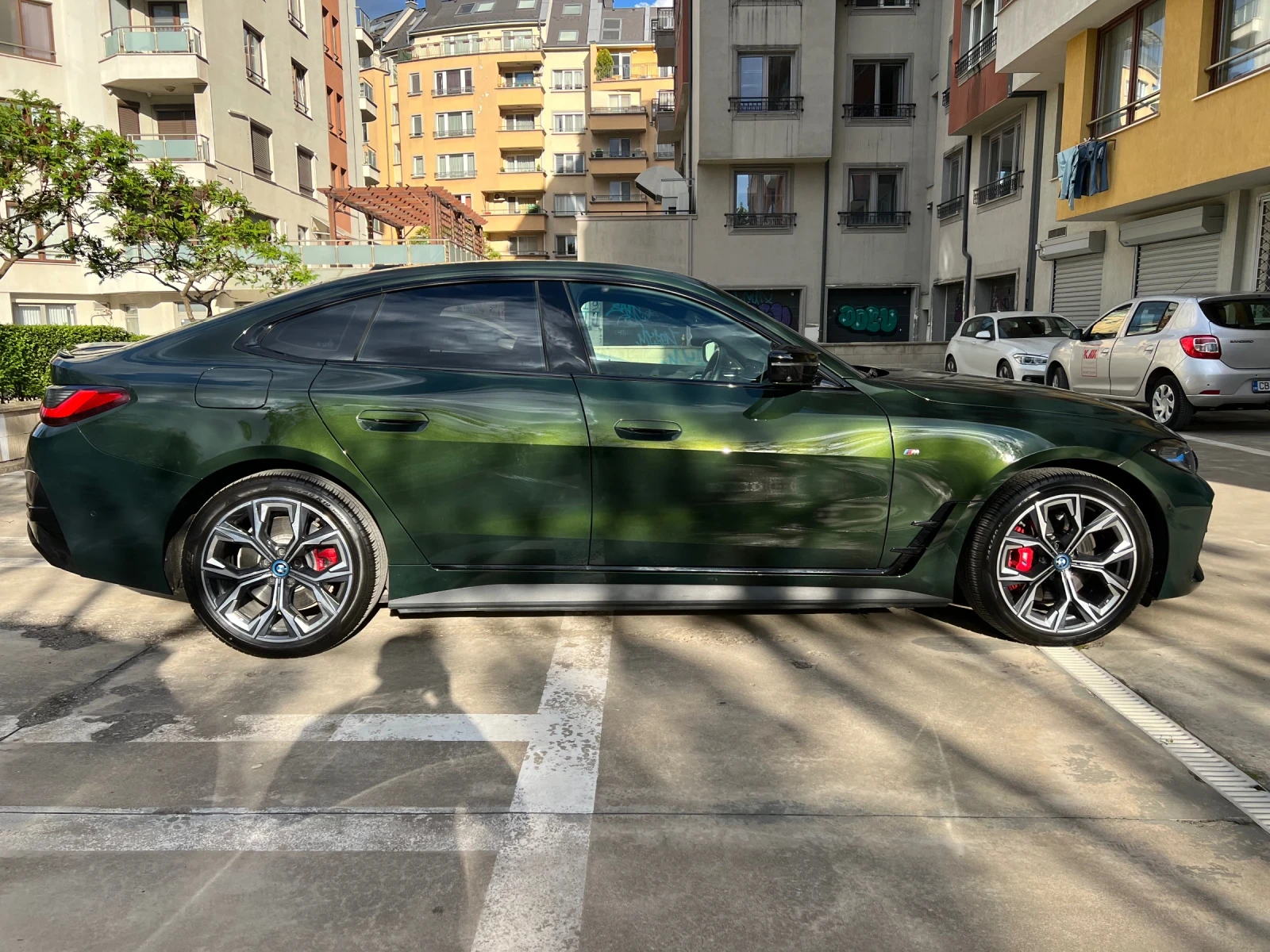 BMW i4 М50 M Sport Pro | Harman Kardon | Laserlight, снимка 3 - Автомобили и джипове - 54731688