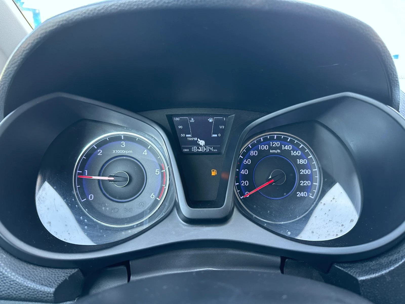 Hyundai Ix20 1.4CRDI - КЛИМАТРОНИК , снимка 15 - Автомобили и джипове - 54921667