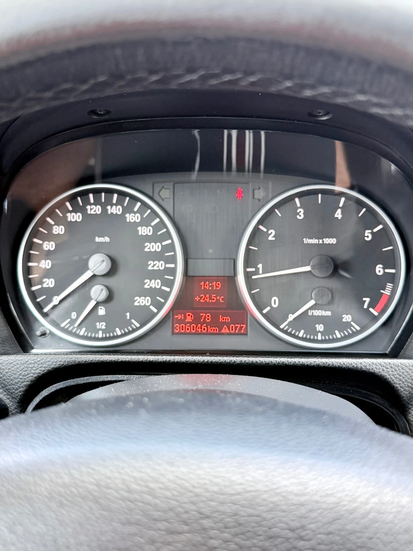 BMW 320, снимка 8 - Автомобили и джипове - 55408549