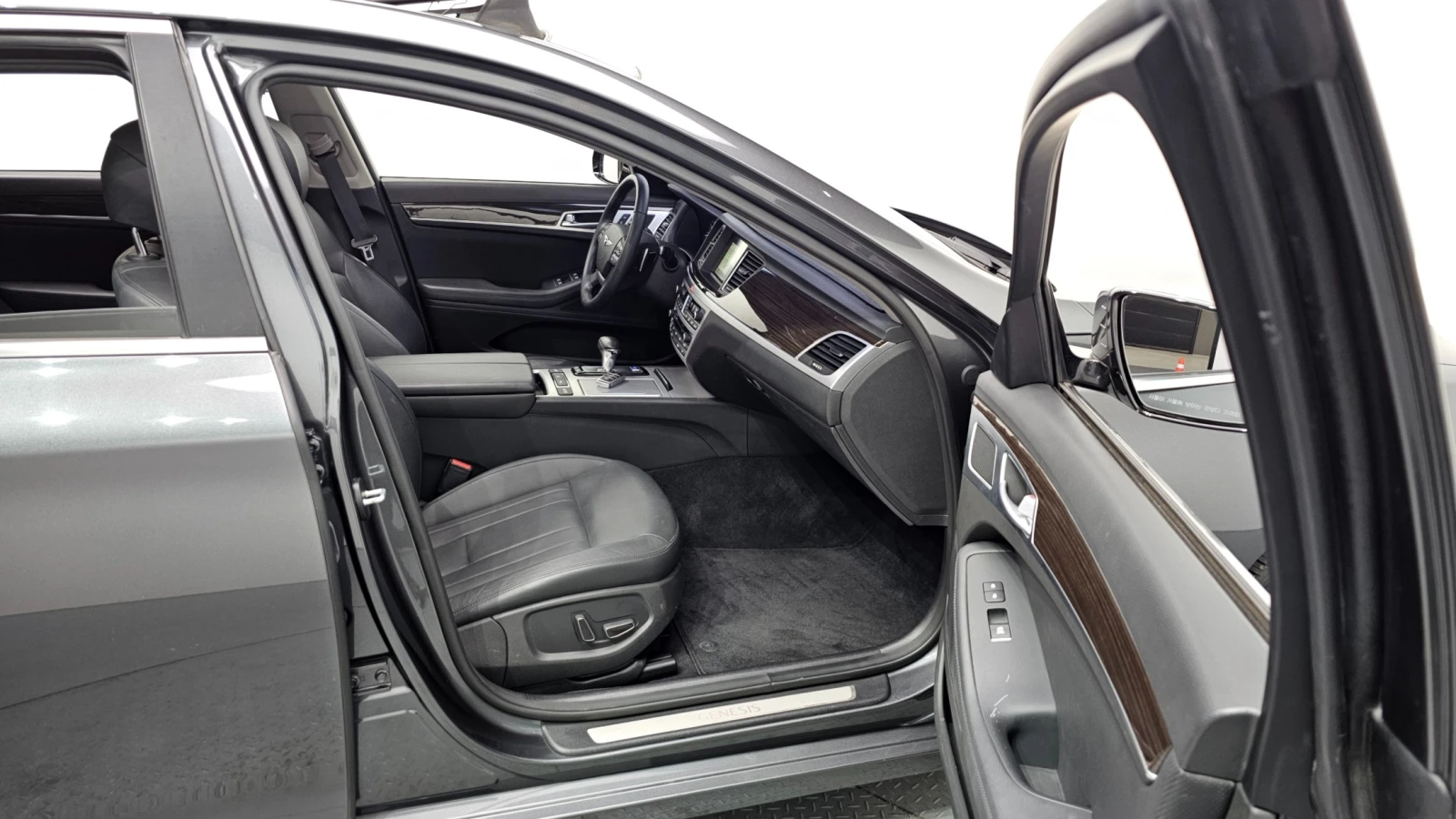 Genesis G80 LUXURY 3.3 GDi* ПОДГРЕВ ВОЛАН/СЕДАЛКИ, снимка 13 - Автомобили и джипове - 55648267