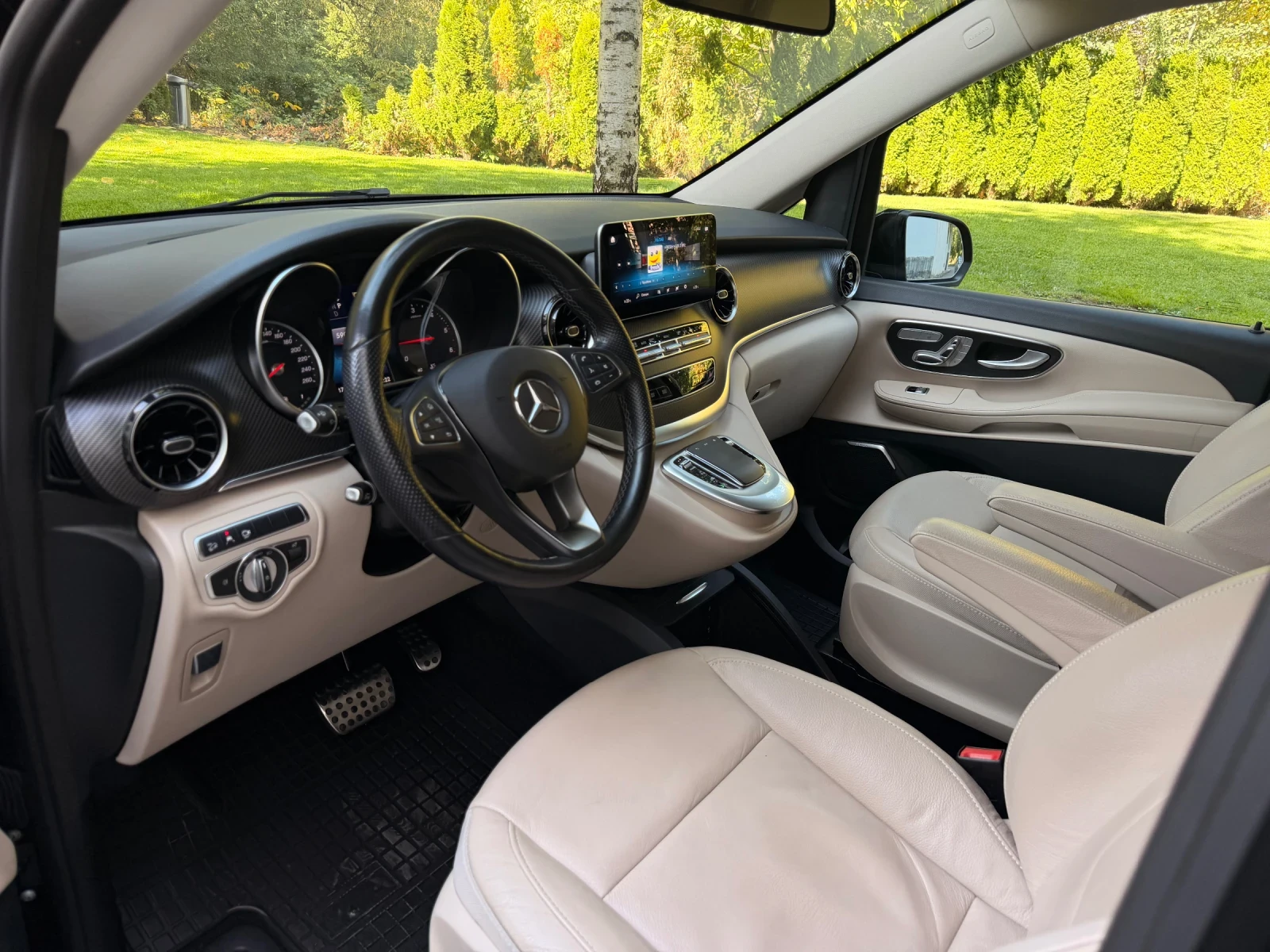 Mercedes-Benz V 300 AMG OPTIC / 4-MATIC / 360 КАМЕРИ, снимка 9 - Автомобили и джипове - 56410349