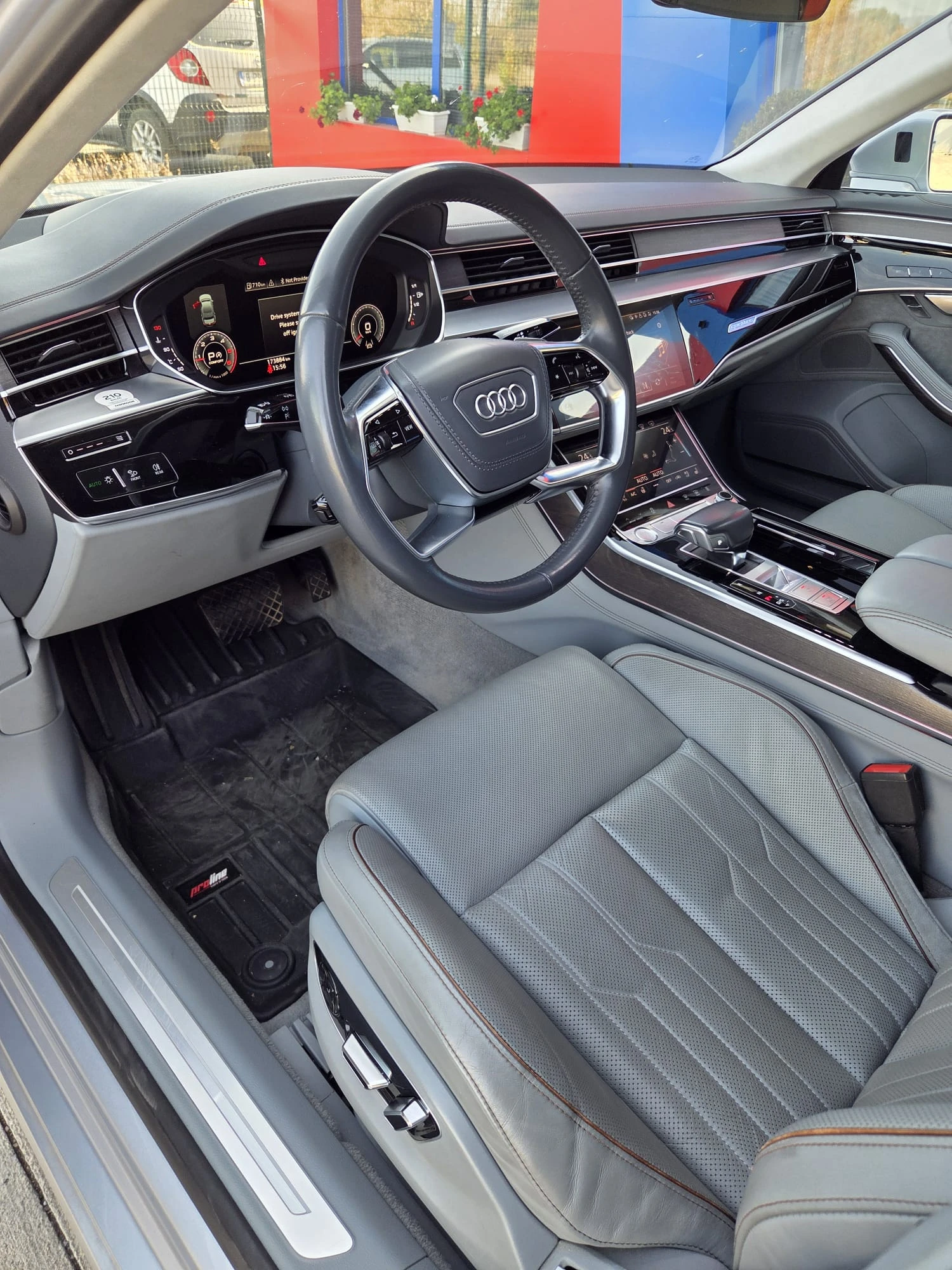 Audi A8, снимка 4 - Автомобили и джипове - 56522317