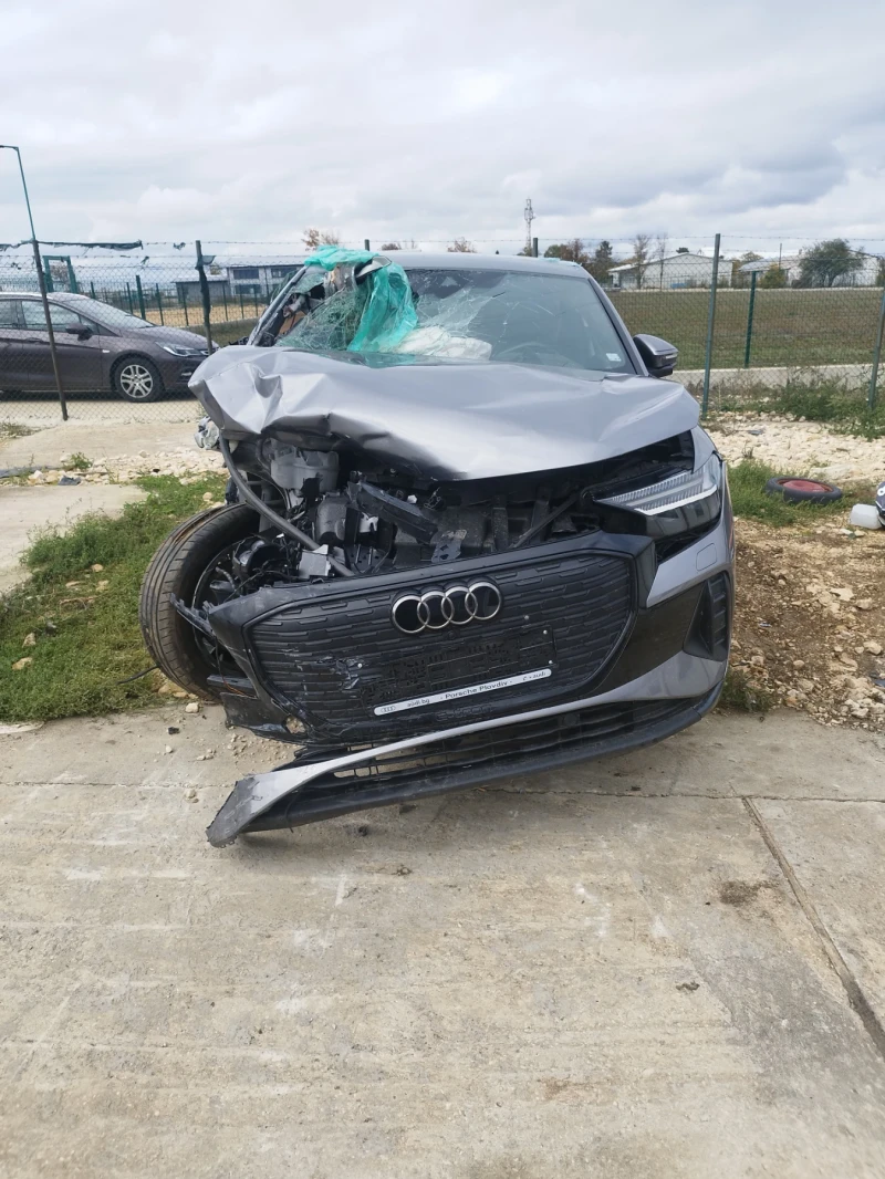 Audi Q4 50 E Tron, снимка 2 - Автомобили и джипове - 52079922