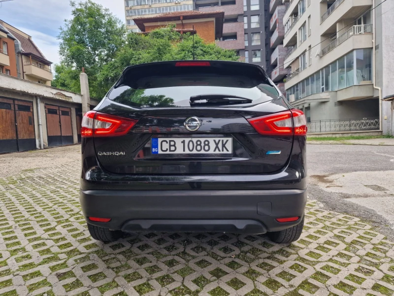 Nissan Qashqai 1.5 DCI, снимка 3 - Автомобили и джипове - 52693409