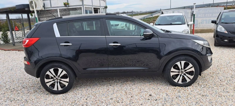 Kia Sportage 2.0 CRDI 4X4 АВТОМАТ, КОЖА, НАВИ, ПОДГРЕВ, снимка 8 - Автомобили и джипове - 53479143