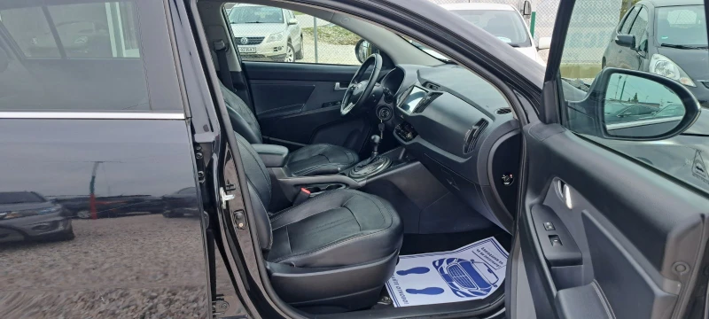 Kia Sportage 2.0 CRDI 4X4 АВТОМАТ, КОЖА, НАВИ, ПОДГРЕВ, снимка 15 - Автомобили и джипове - 53479143