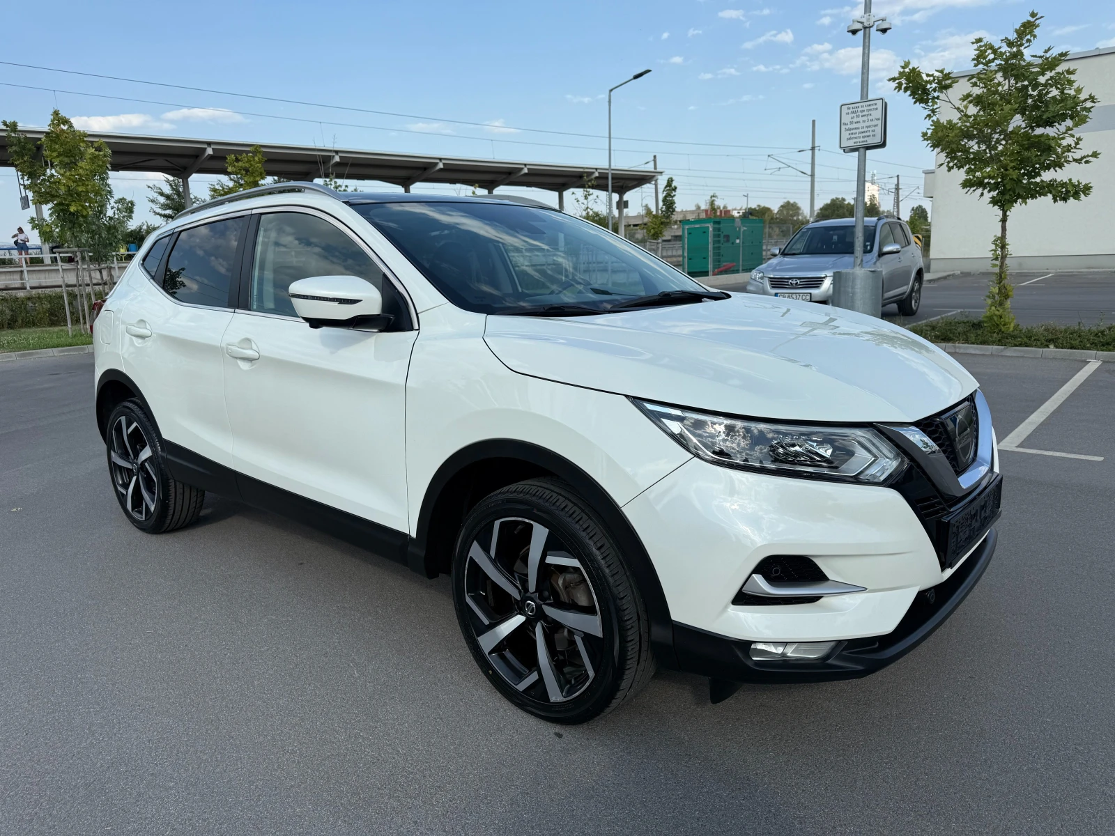 Nissan Qashqai 1.6dci* FACELIFT* FULL*  - изображение 3
