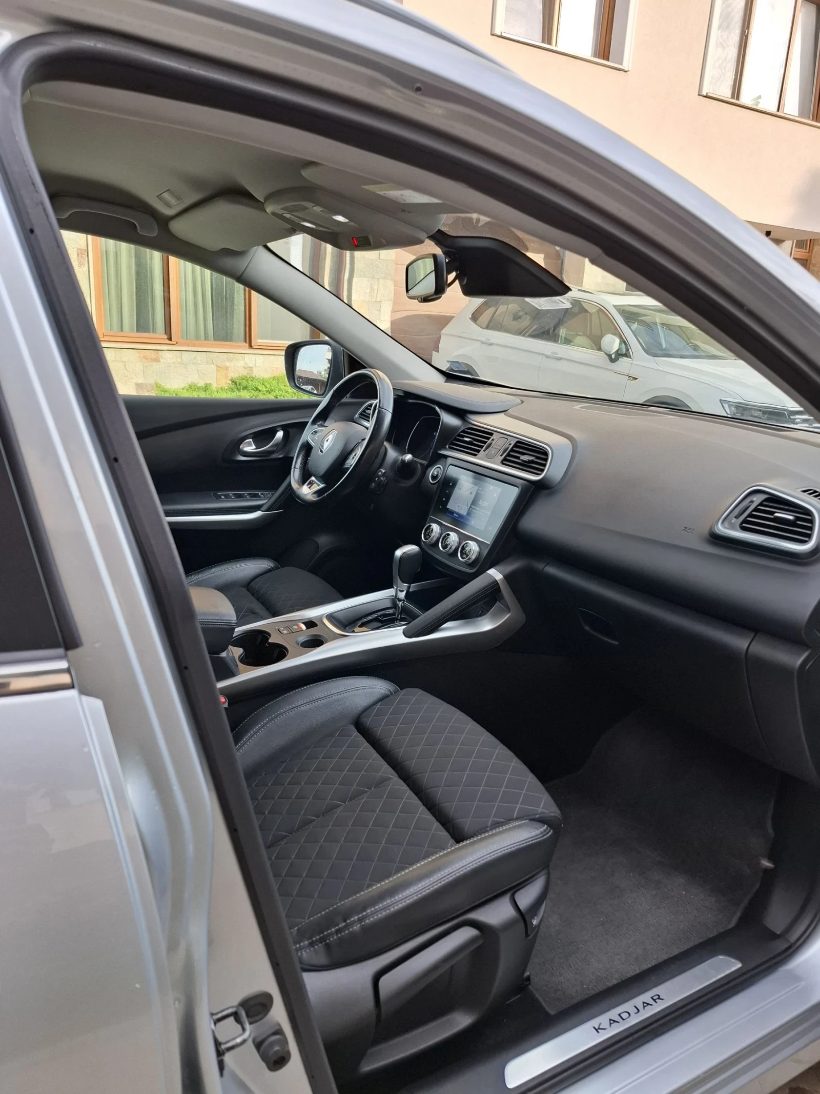 Renault Kadjar ZEN 160 HP AUTOMATIC, В ГАРАНЦИЯ ОТ РЕНО БЪЛГАРИЯ  - изображение 10