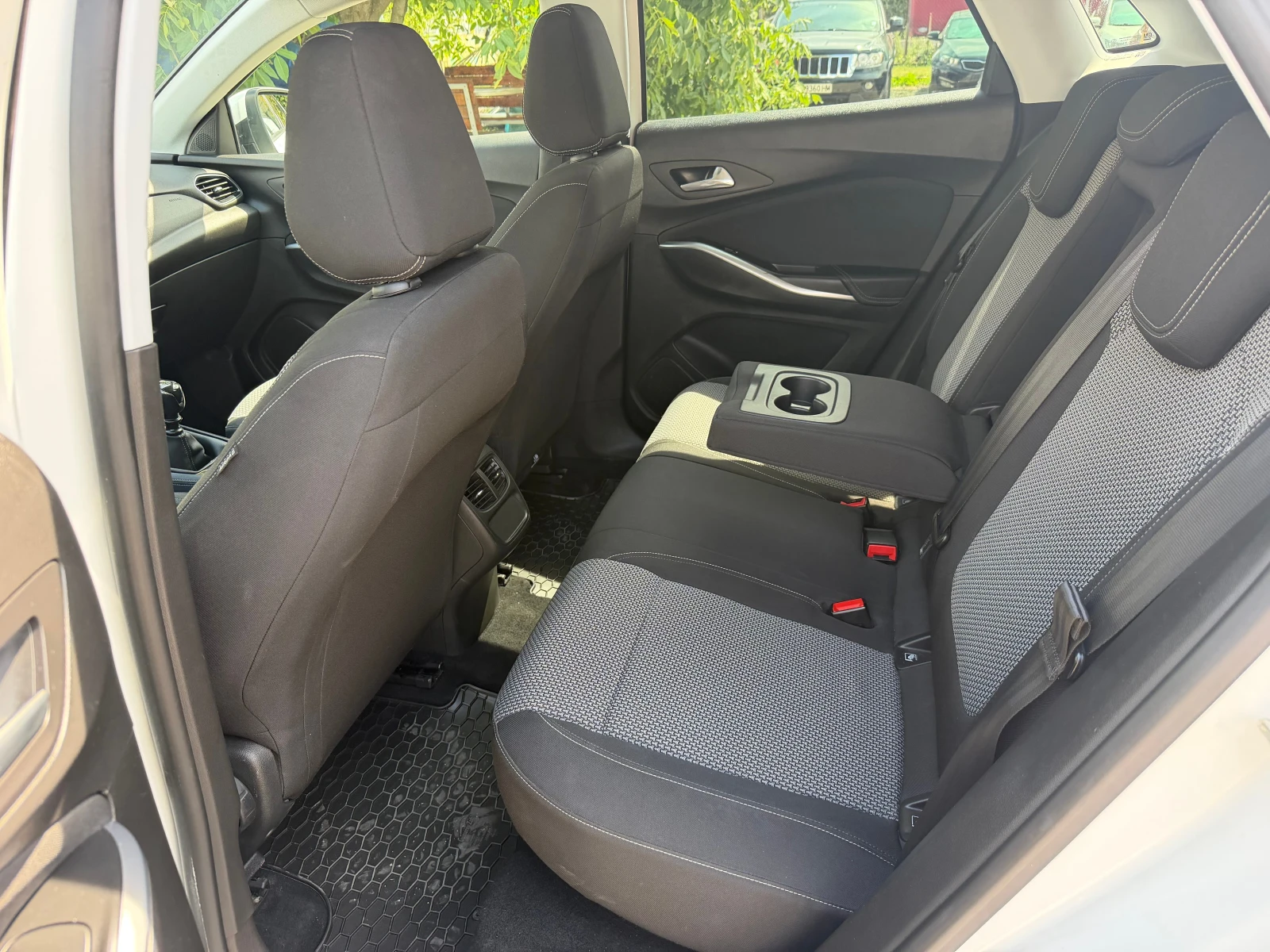 Opel Grandland X 1.6HDi 120/E6, снимка 10 - Автомобили и джипове - 53417067
