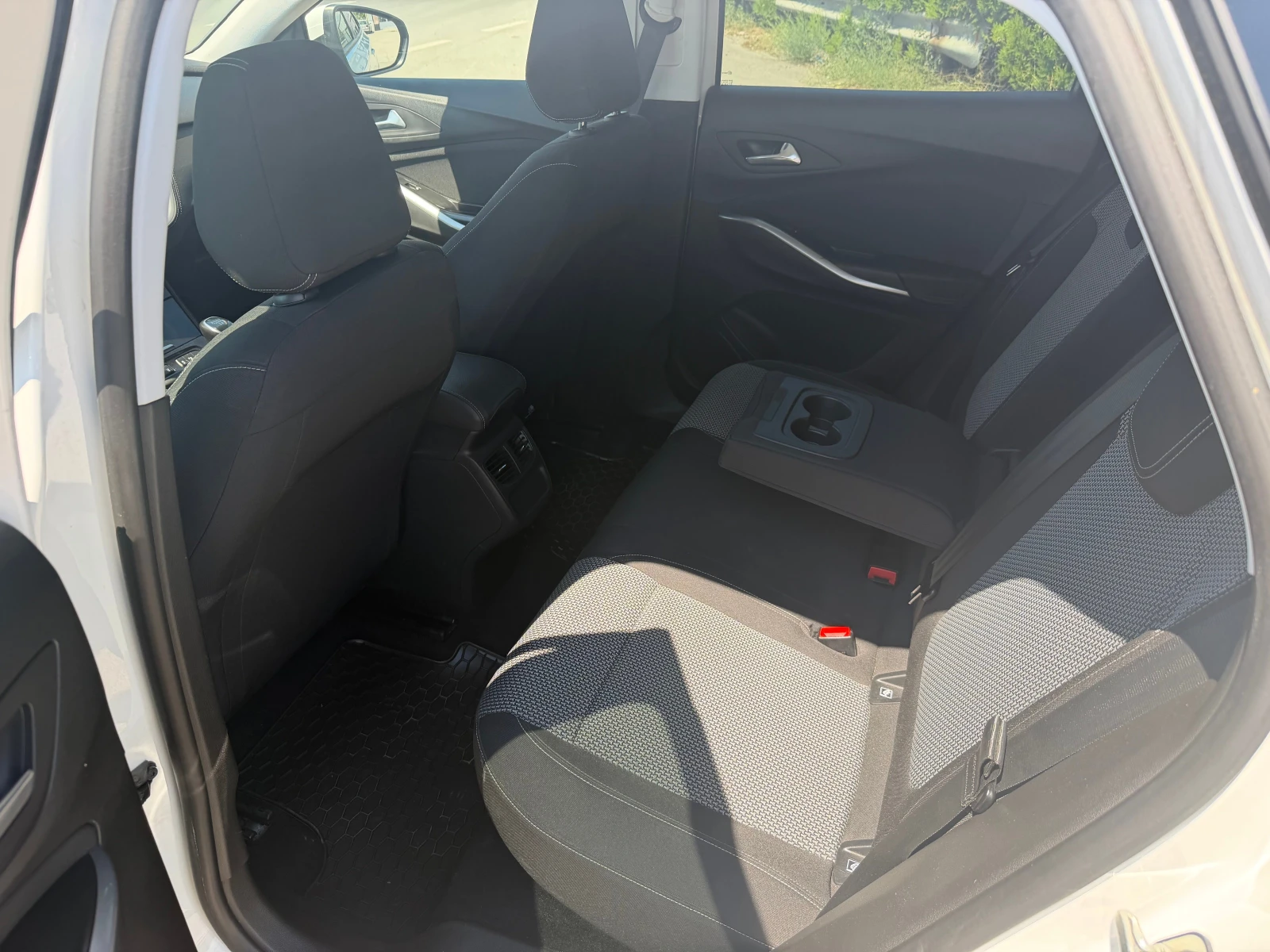 Opel Grandland X 1.6HDi 120/E6, снимка 10 - Автомобили и джипове - 53417067