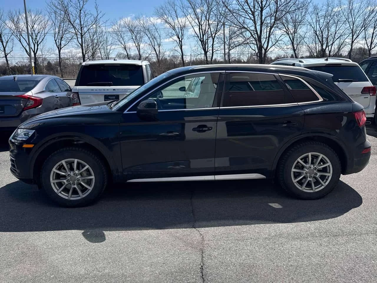 Audi Q5 * Komfort * KEYLESS* ПОДГРЕВ* ПАНОРАМА* , снимка 2 - Автомобили и джипове - 54231702