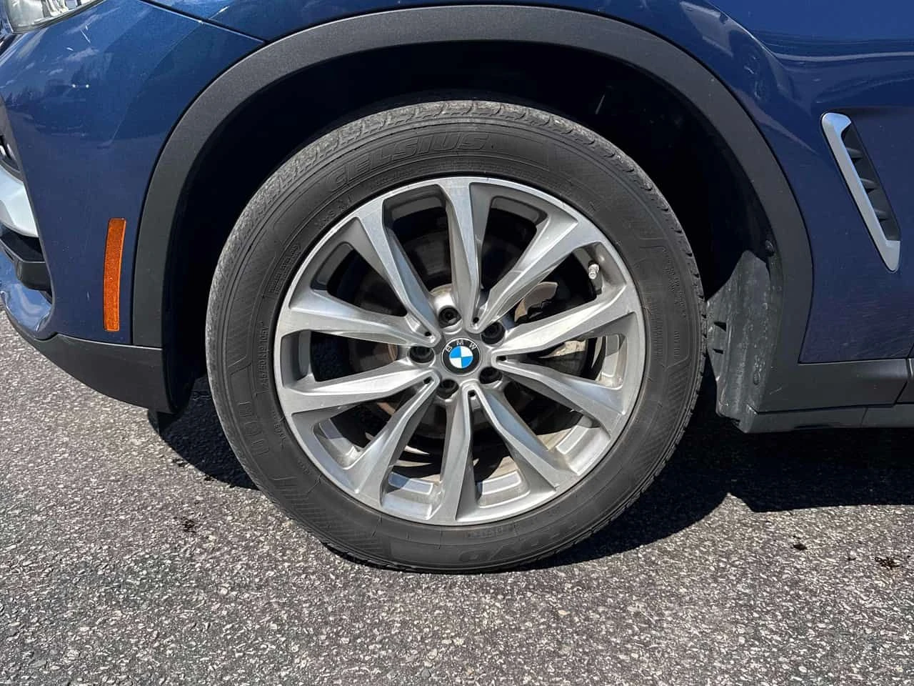 BMW X3 ПАНОРАМА| ПОДГРЕВ| КЛИП НА МОТОРА| СЕРВИЗНА КНИЖКА, снимка 6 - Автомобили и джипове - 54366684