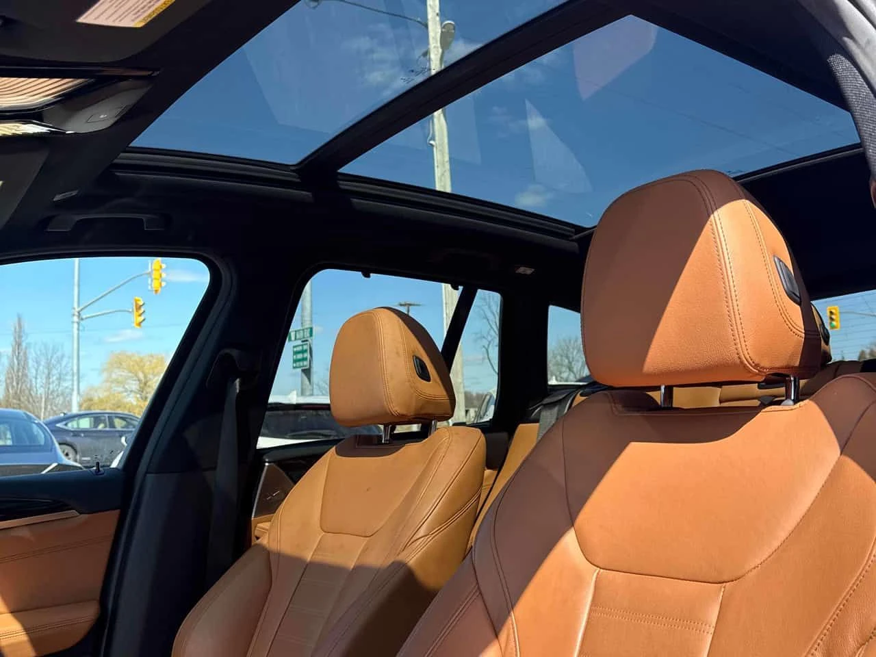 BMW X3 ПАНОРАМА| ПОДГРЕВ| КЛИП НА МОТОРА| СЕРВИЗНА КНИЖКА, снимка 14 - Автомобили и джипове - 54366684