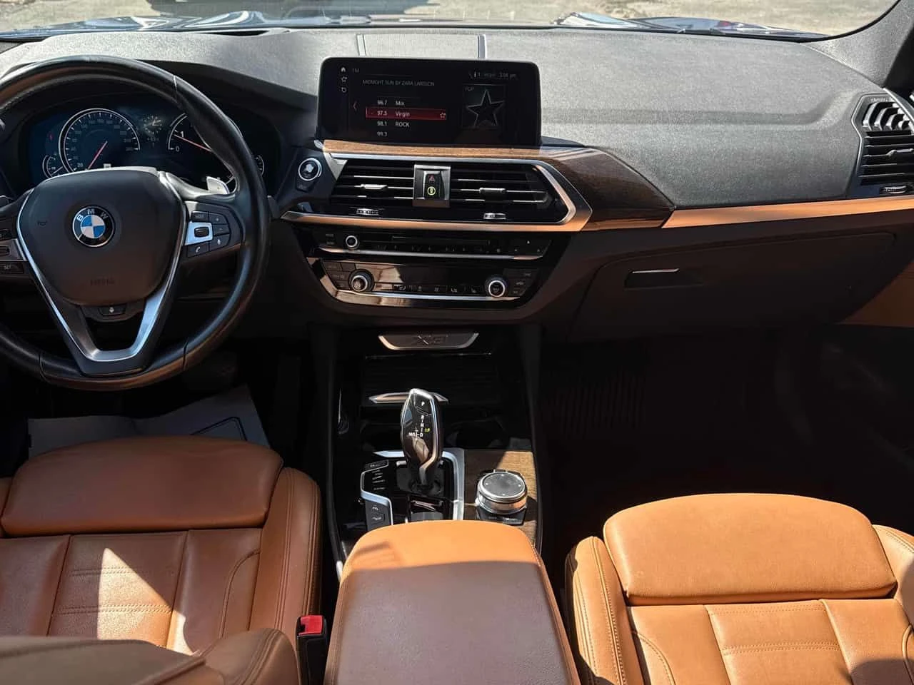 BMW X3 ПАНОРАМА| ПОДГРЕВ| КЛИП НА МОТОРА| СЕРВИЗНА КНИЖКА, снимка 9 - Автомобили и джипове - 54366684
