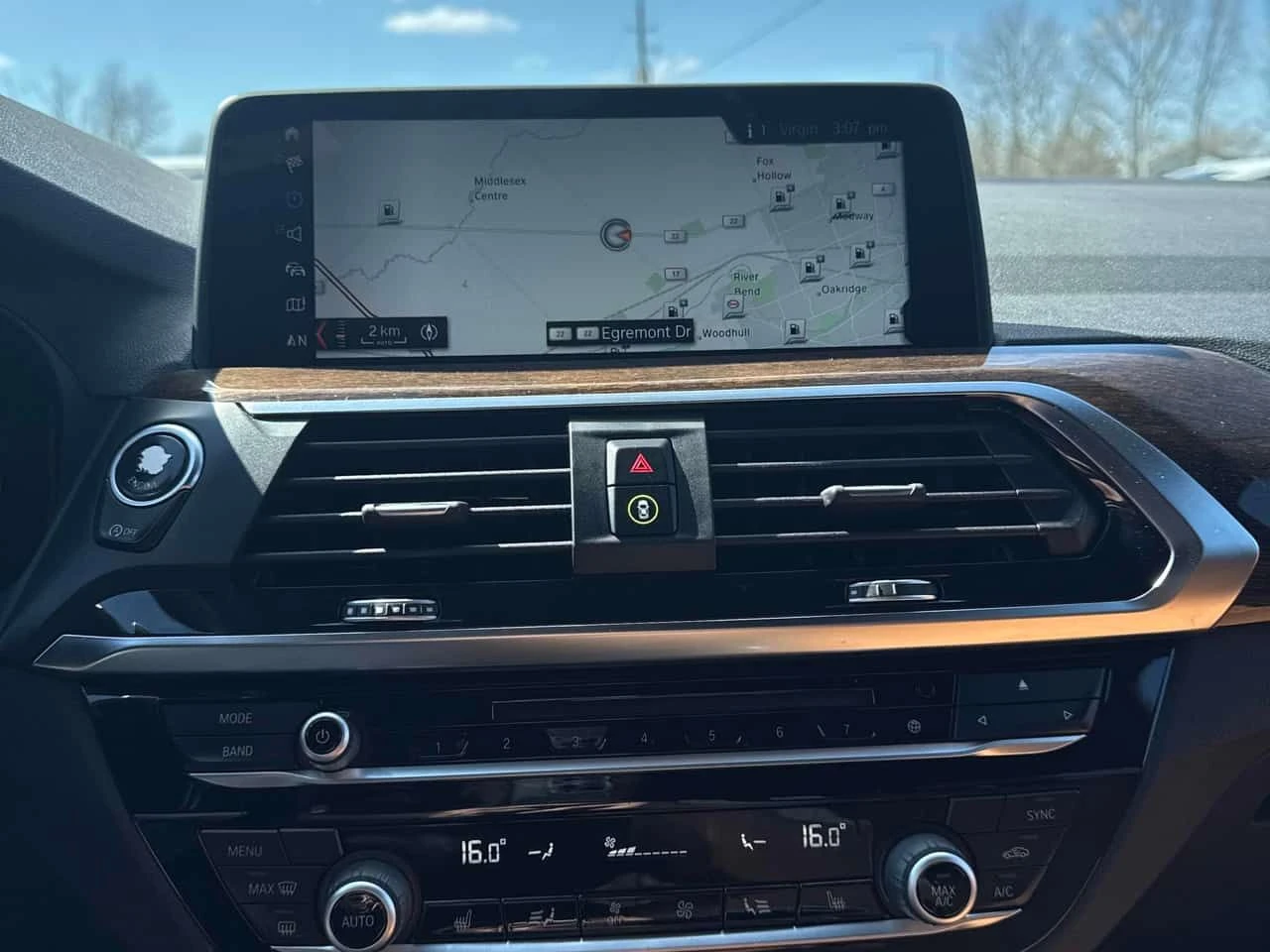 BMW X3 ПАНОРАМА| ПОДГРЕВ| КЛИП НА МОТОРА| СЕРВИЗНА КНИЖКА, снимка 12 - Автомобили и джипове - 54366684