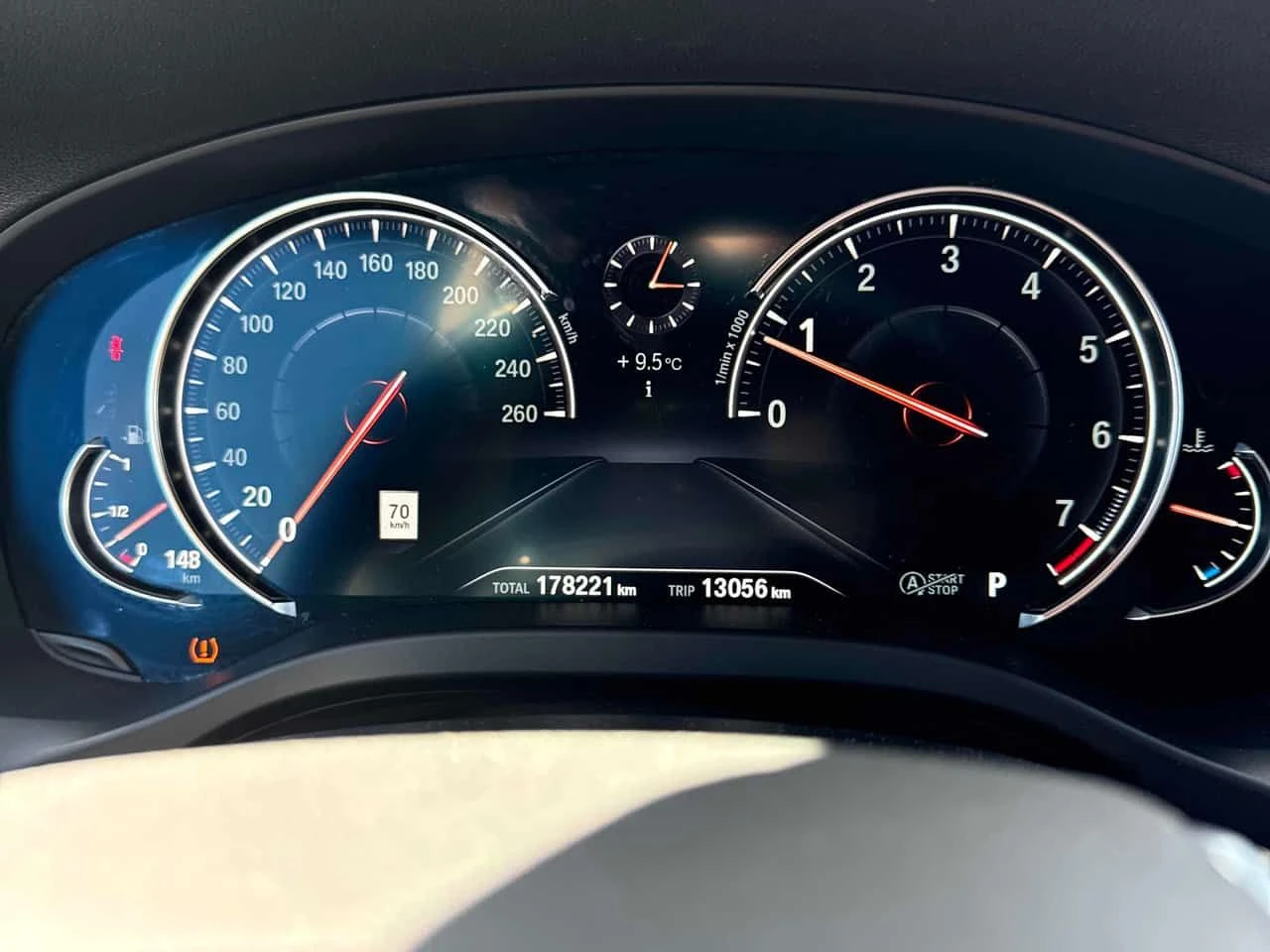 BMW X3 ПАНОРАМА| ПОДГРЕВ| КЛИП НА МОТОРА| СЕРВИЗНА КНИЖКА, снимка 8 - Автомобили и джипове - 54366684