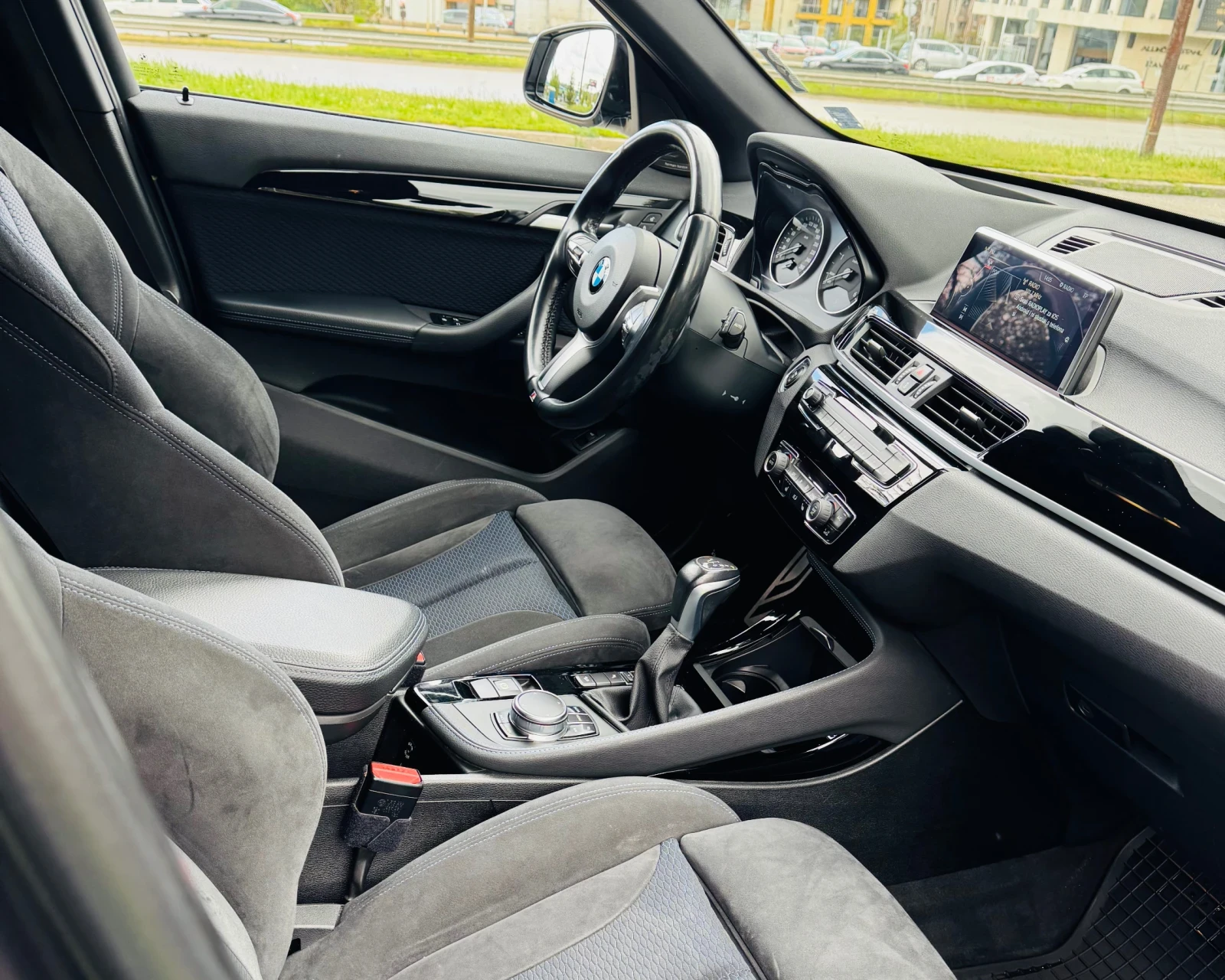 BMW X1 xDrive 25d M Sport, снимка 8 - Автомобили и джипове - 54390437