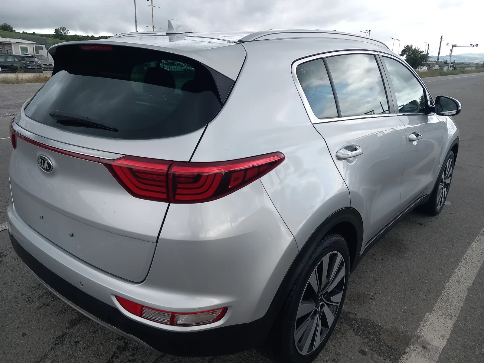 Kia Sportage 1.7 CRDI, снимка 6 - Автомобили и джипове - 54774684