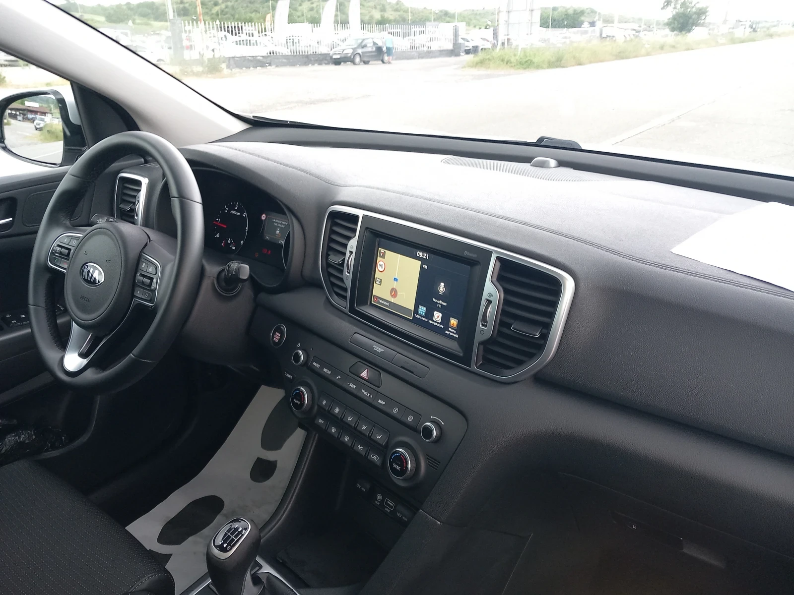Kia Sportage 1.7 CRDI, снимка 8 - Автомобили и джипове - 54774684