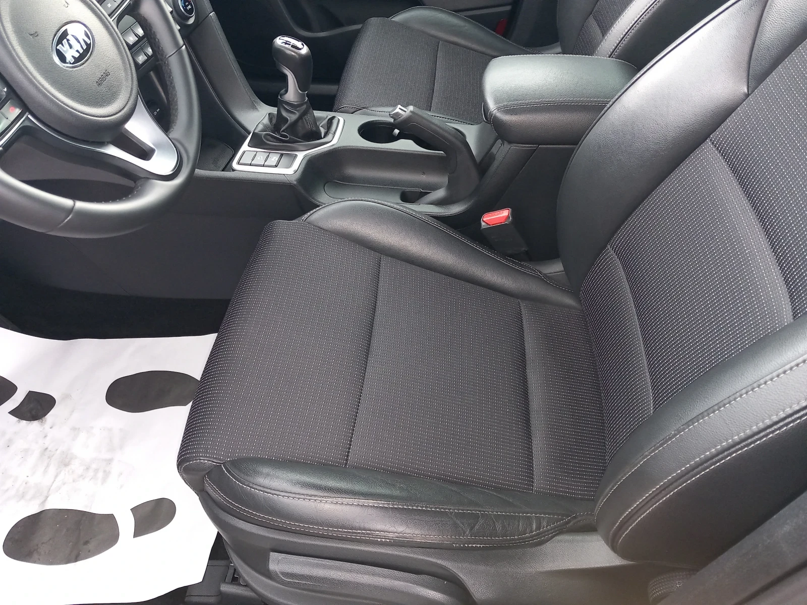 Kia Sportage 1.7 CRDI, снимка 9 - Автомобили и джипове - 54774684