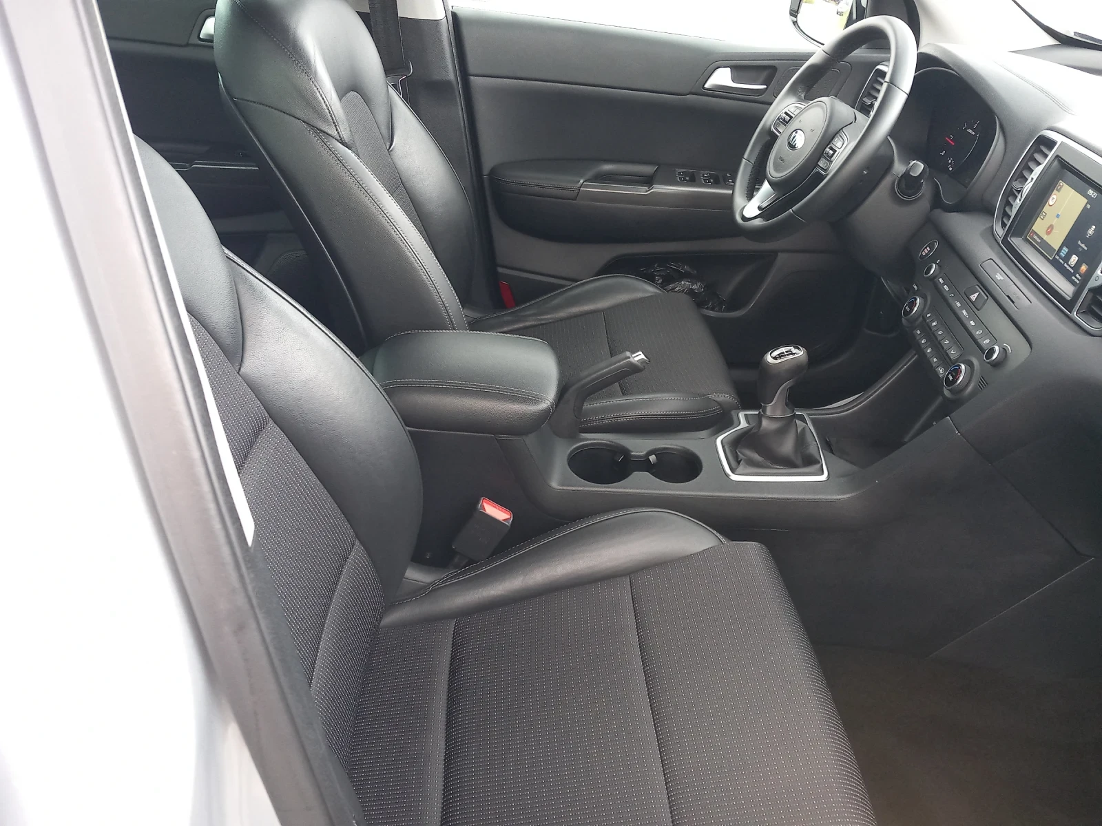 Kia Sportage 1.7 CRDI, снимка 7 - Автомобили и джипове - 54774684