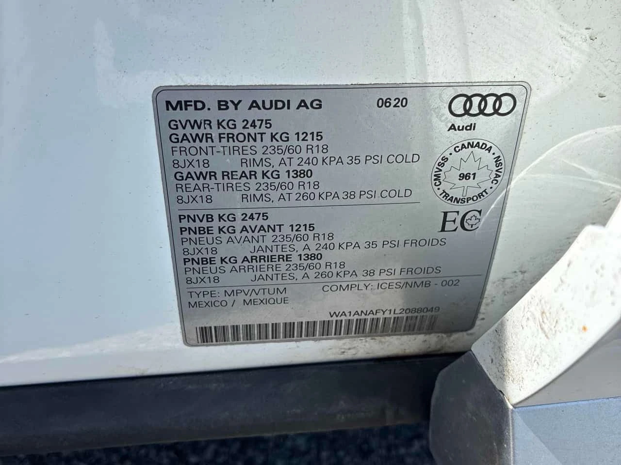 Audi Q5 * Komfort * CARFAX * БЕЗ ПЪРВОНАЧАЛНА ВНОСКА, снимка 10 - Автомобили и джипове - 54776796