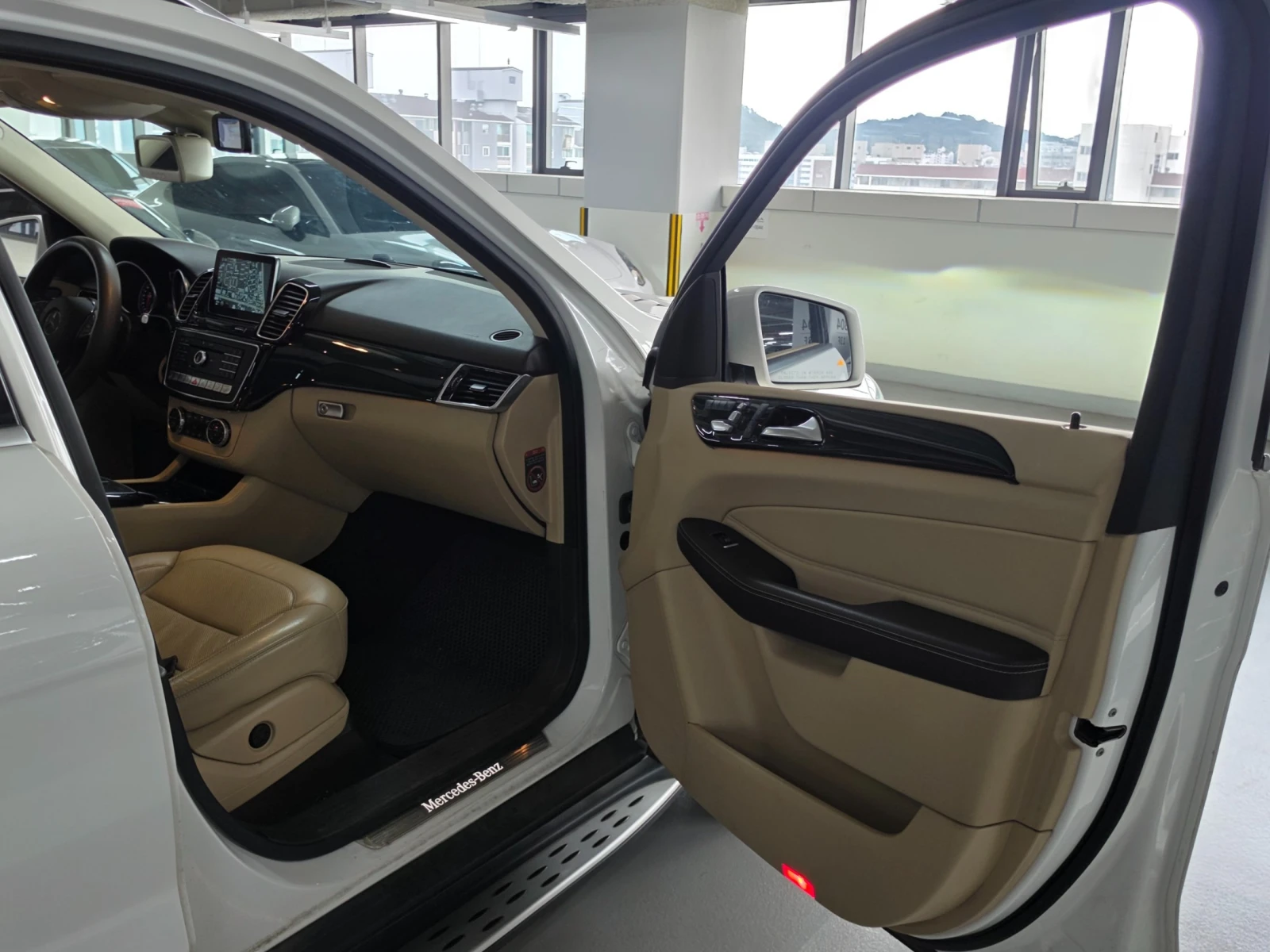 Mercedes-Benz GLE 350 d 4MATIC* ПОДГРЕВ* ОБДУХВАНЕ* PANORAMA, снимка 14 - Автомобили и джипове - 54983032