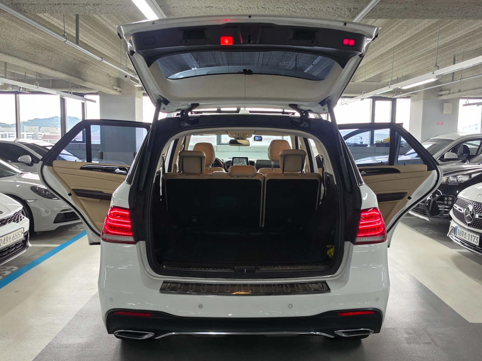 Mercedes-Benz GLE 350 d 4MATIC* ПОДГРЕВ* ОБДУХВАНЕ* PANORAMA, снимка 17 - Автомобили и джипове - 54983032