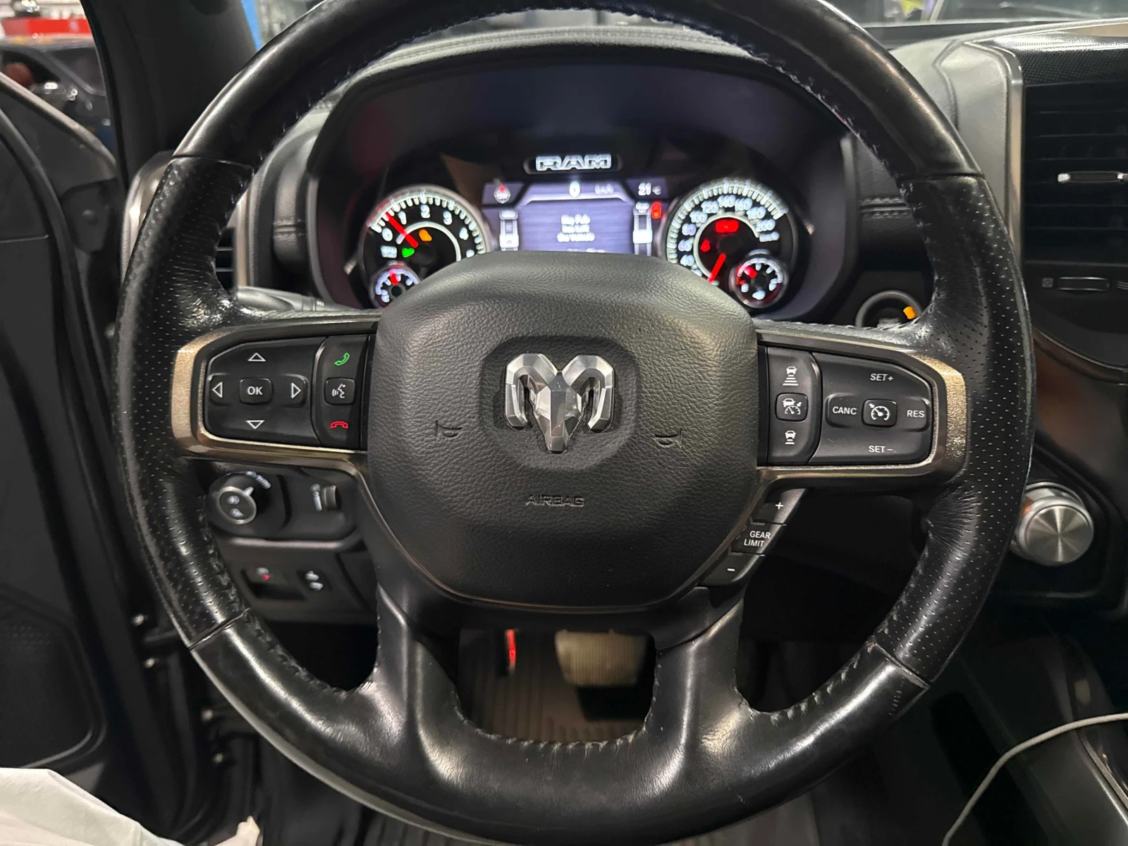 Dodge RAM 1500 * Sport * CARFAX * ОПЦИЯ ЗА ФИНАНСИРАНЕ , снимка 13 - Автомобили и джипове - 55899274