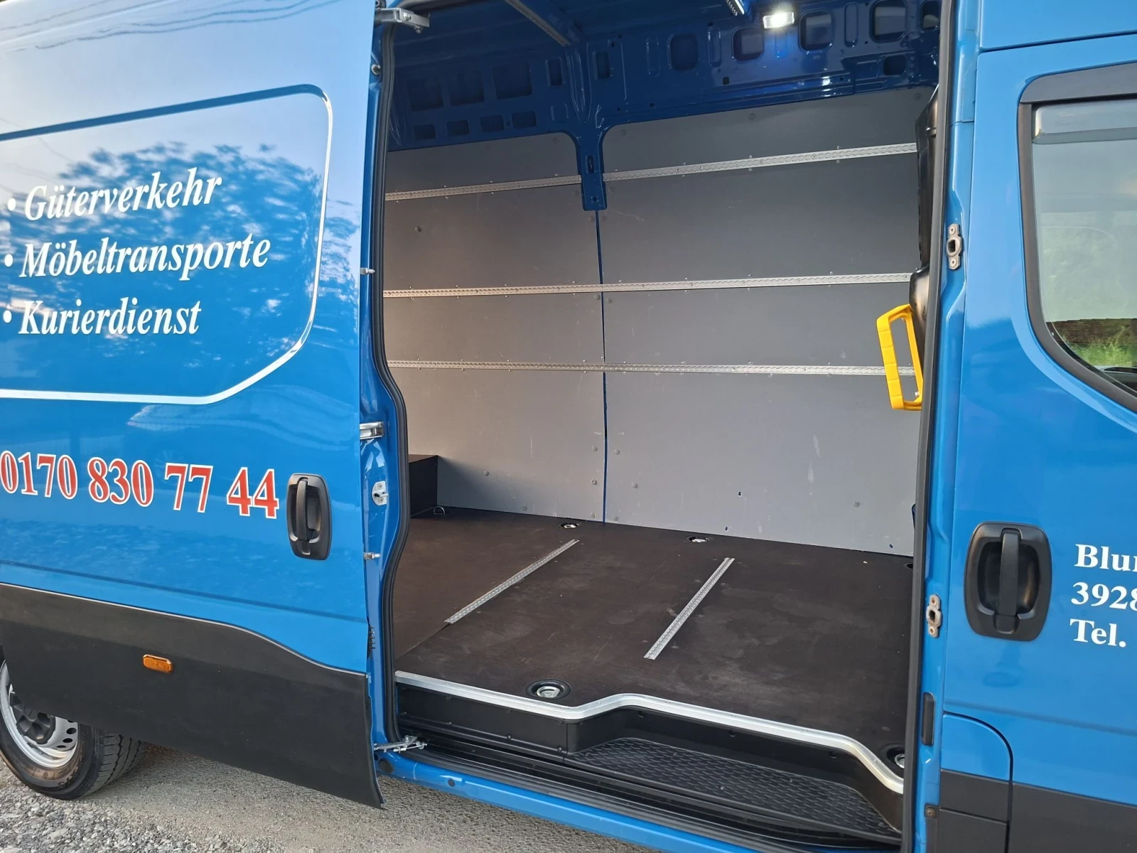 Iveco Daily 35s18* МАКСИ* XXL* HI-MATIC* NAVI* A/C, снимка 16 - Бусове и автобуси - 55772394