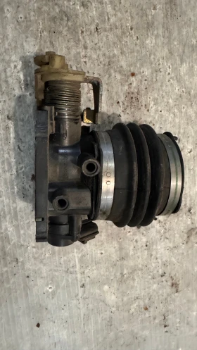 Дроселова Клапа за Ford Fiesta -  XS4U-9E927 / YS6U-DB / 010122F3, снимка 2 - Части - 52841566