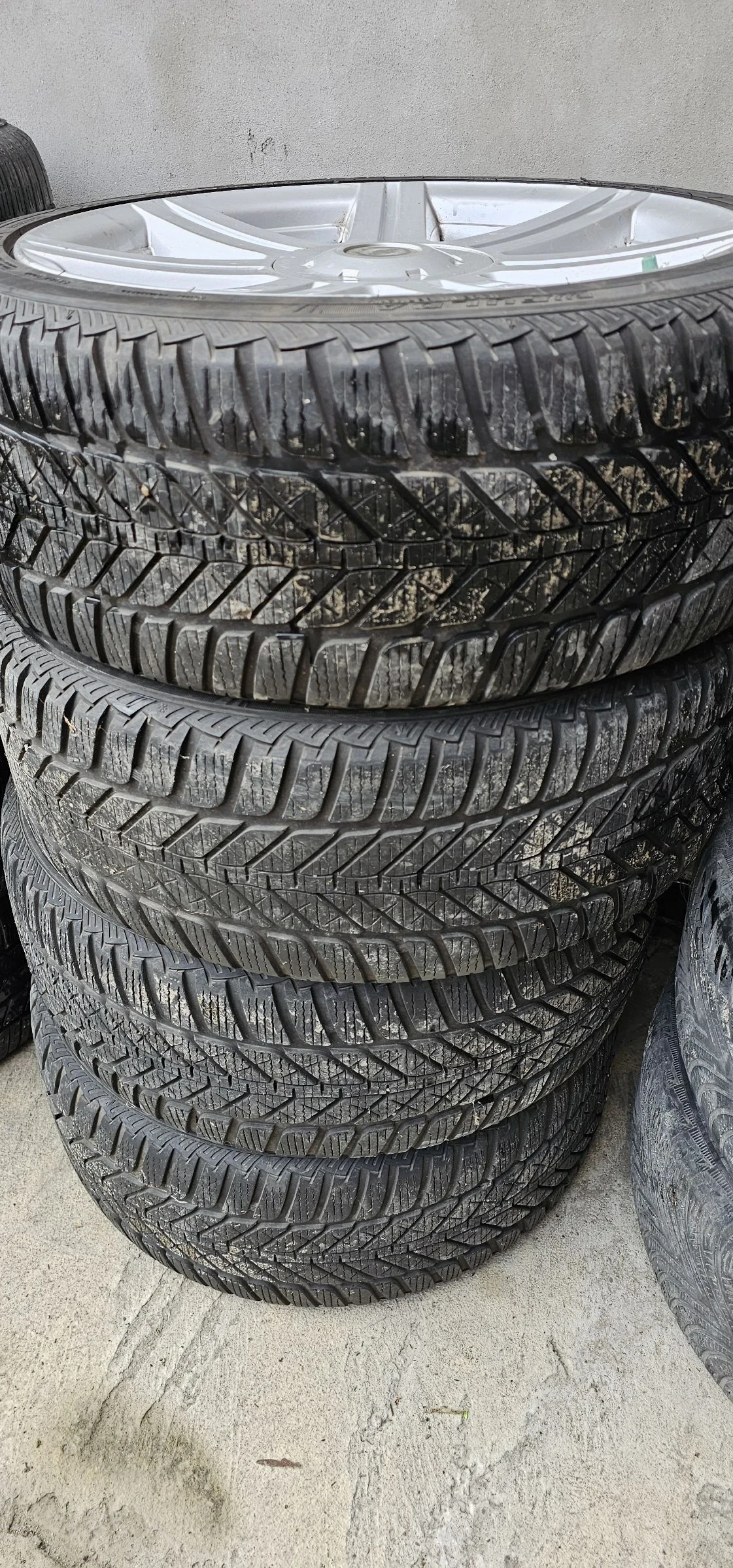 Гуми с джанти Fulda 225/40R18, снимка 4 - Гуми и джанти - 55416313