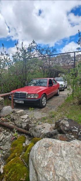 Mercedes-Benz 190 Седан , снимка 1
