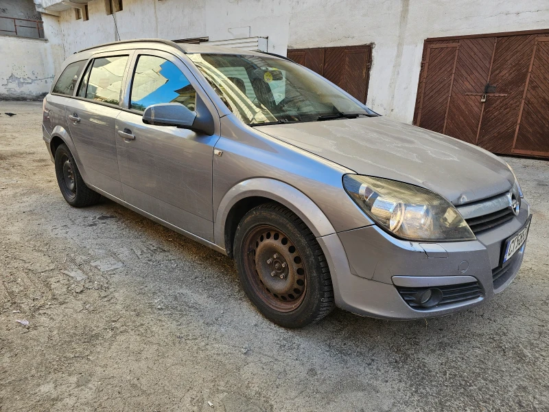 Opel Astra Комби, снимка 2 - Автомобили и джипове - 47672937