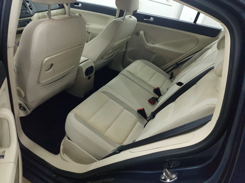 VW Golf Plus 2.0 tdi FACELIFT, снимка 13 - Автомобили и джипове - 51905439