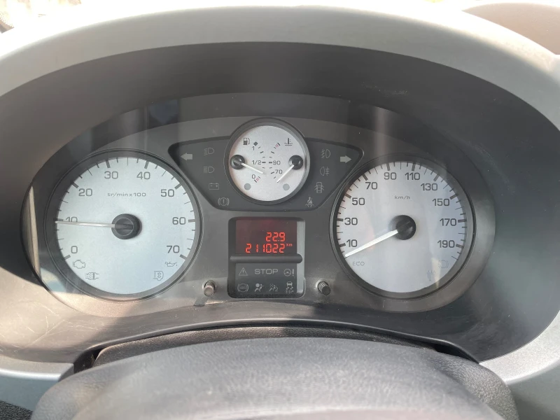 Citroen Berlingo 1.6 HDI, снимка 8 - Автомобили и джипове - 52594568
