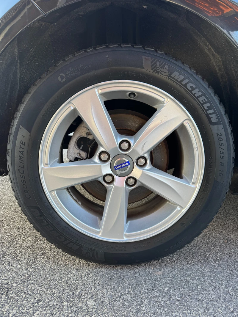 Volvo V40 1.6 D НОВ ВНОС , снимка 15 - Автомобили и джипове - 52791327