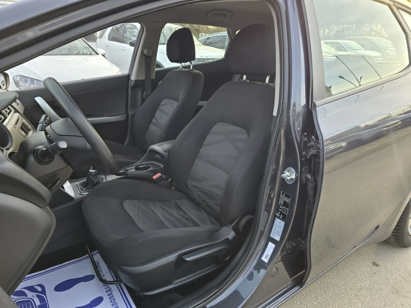 Kia Ceed 1.6d 110к.с Топ състояние , снимка 10 - Автомобили и джипове - 52846859