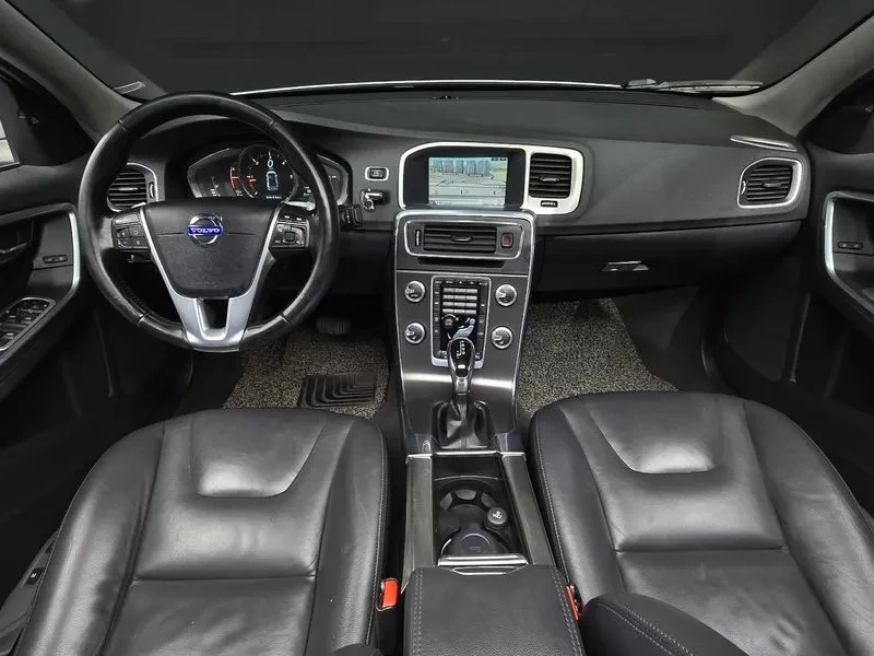 Volvo S60 1.6D, снимка 7 - Автомобили и джипове - 53796389