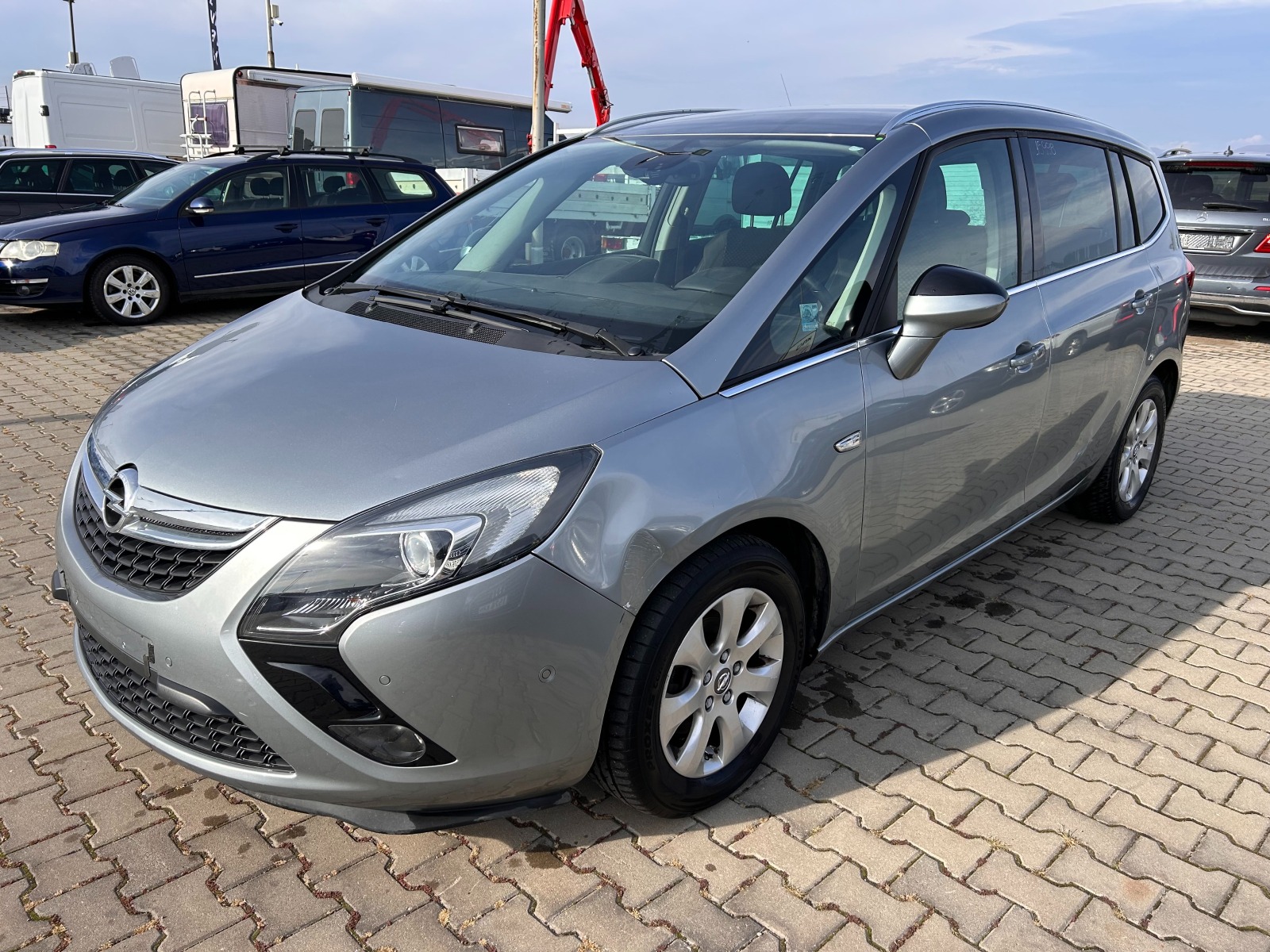 Opel Zafira 1.6CDTI 6+ 1 NAVI EURO 6 - изображение 1