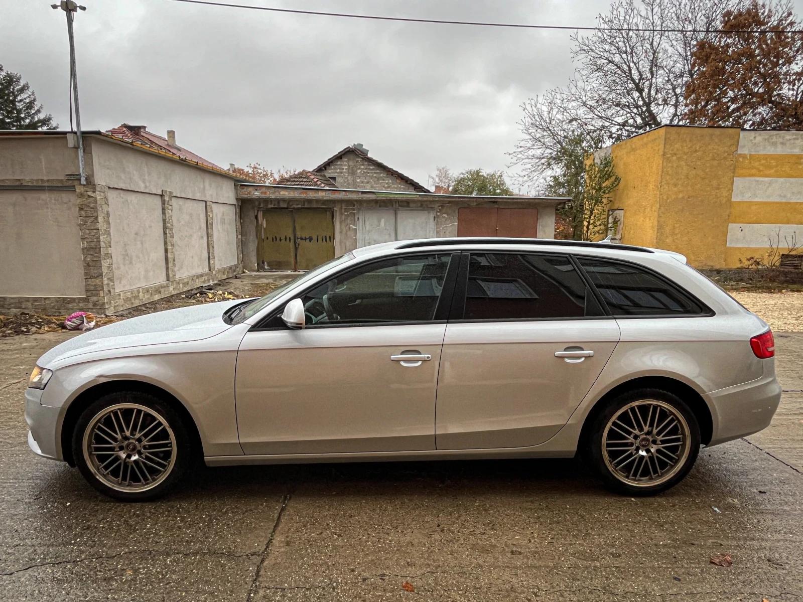 Audi A4 2.0TDI 143кс 2009г - изображение 4